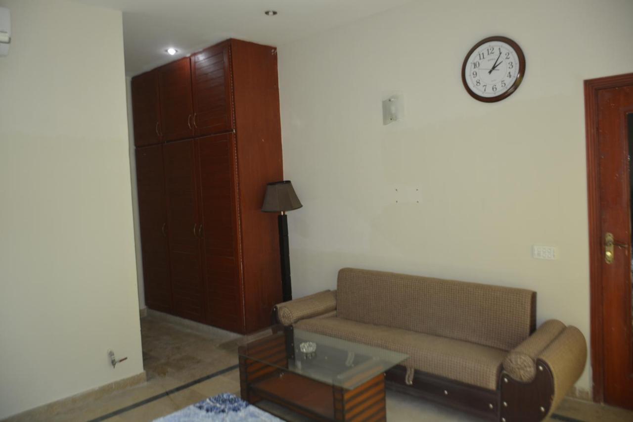 The Travelers Den Hotell Islamabad Eksteriør bilde
