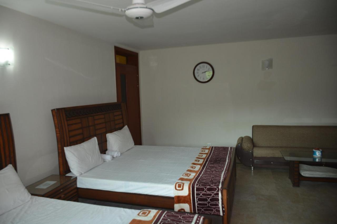 The Travelers Den Hotell Islamabad Eksteriør bilde