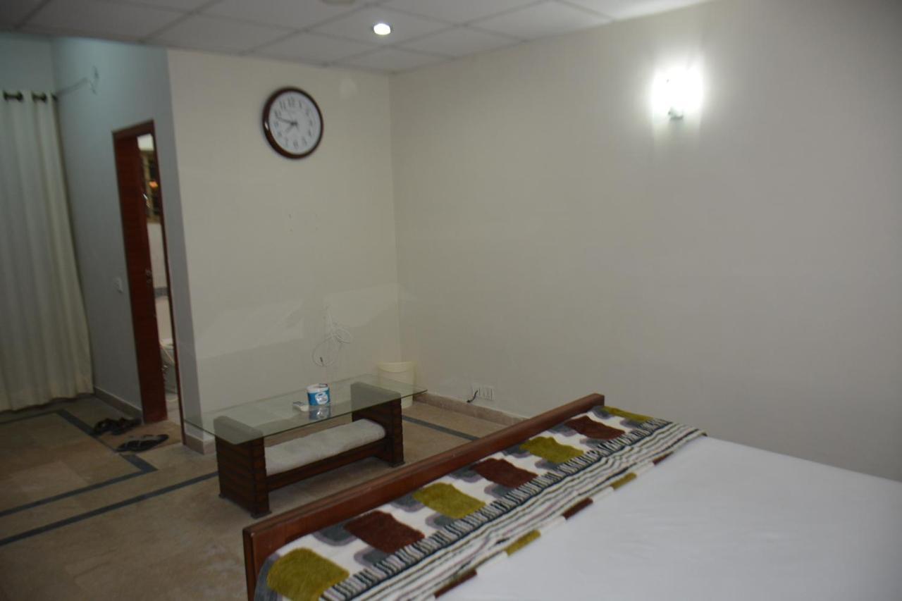 The Travelers Den Hotell Islamabad Eksteriør bilde