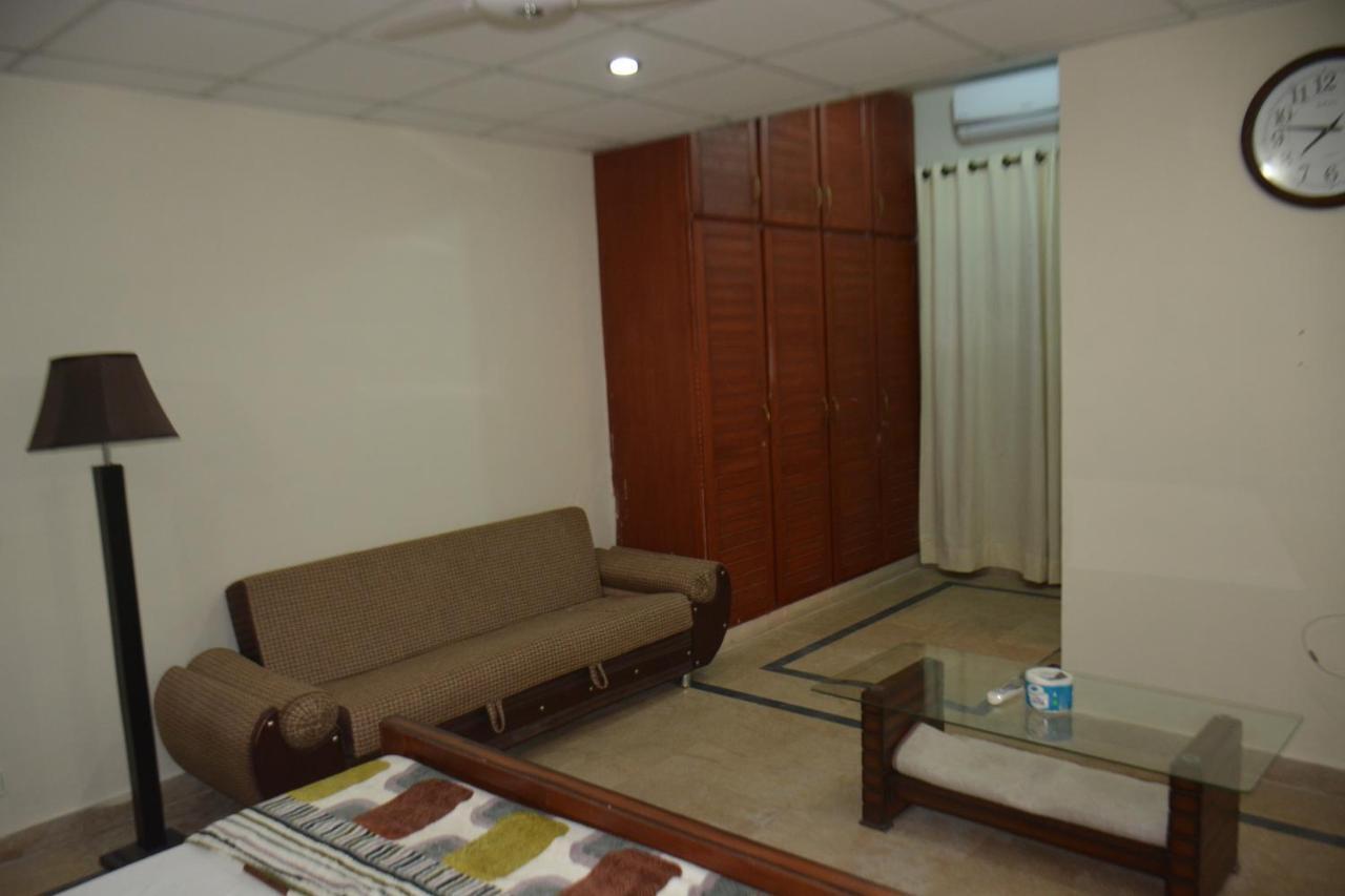 The Travelers Den Hotell Islamabad Eksteriør bilde